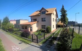 Pokoje Goscinne, Mieszkanie Na Wynajem W Swidniku K Lublina